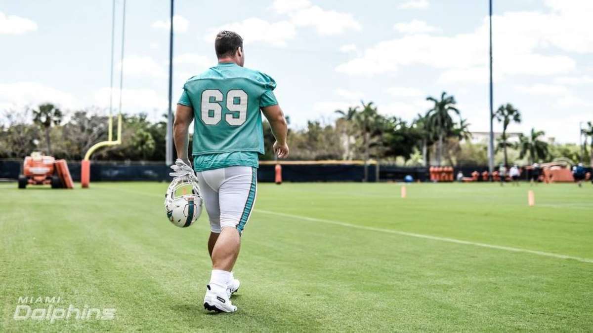 Mais um brasileiro na NFL: Durval Queiroz, o Duzão, é selecionado pelo Miami  Dolphins, futebol americano