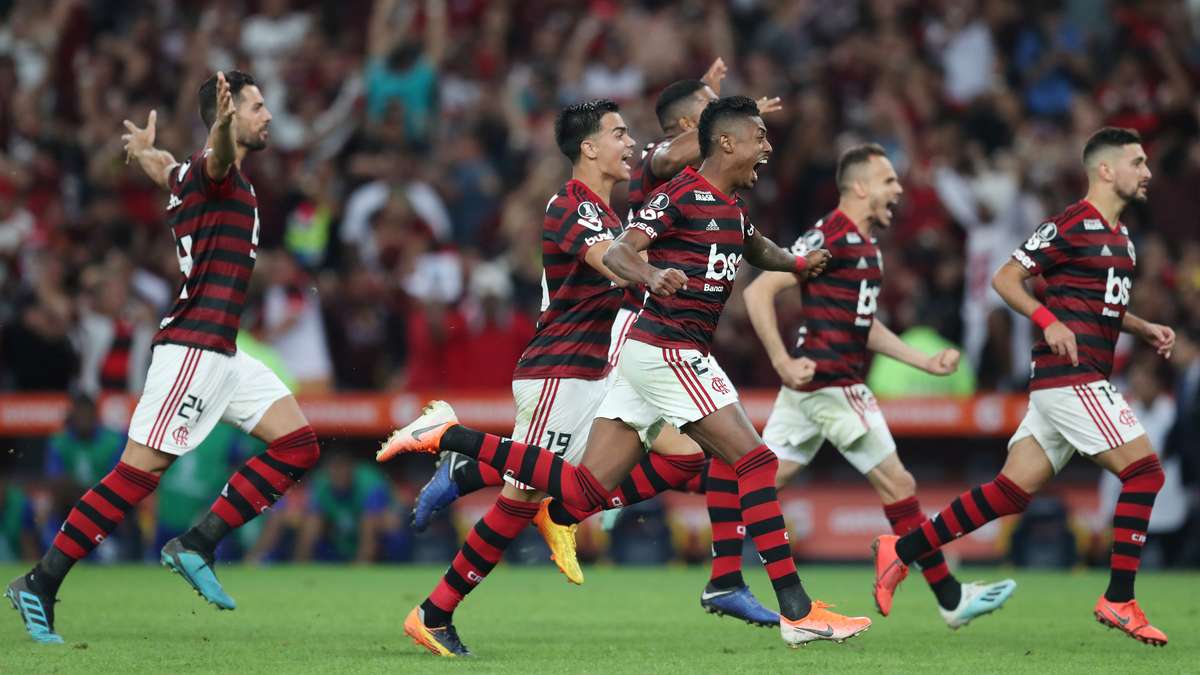 Flamengo vence Emelec com drama nos pênaltis e avança na Libertadores