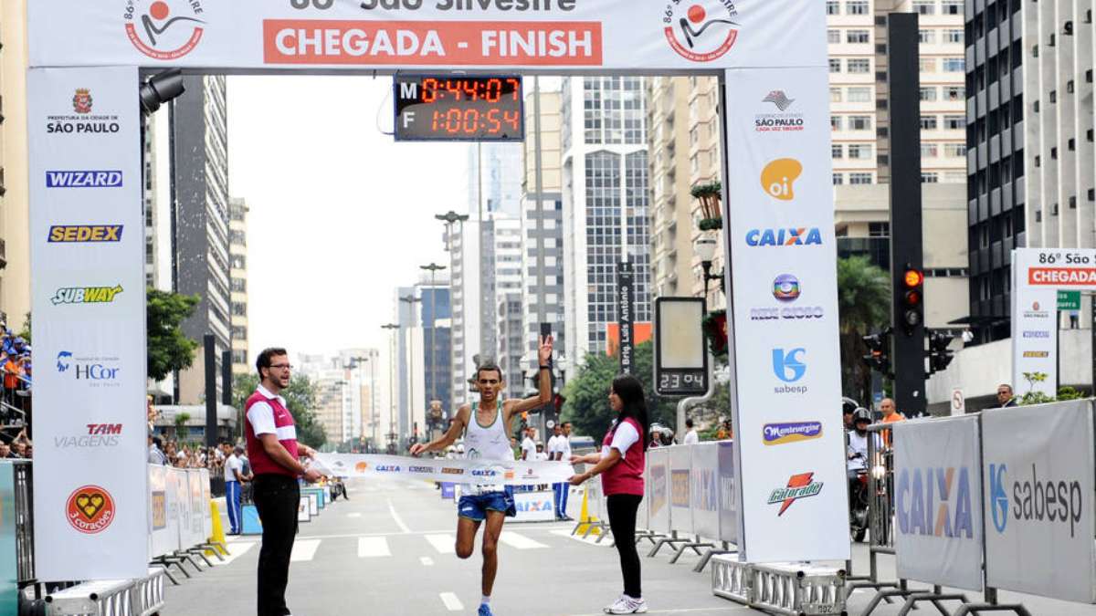 Brasileiro desbanca bicampeão da São Silvestre e vence meia maratona