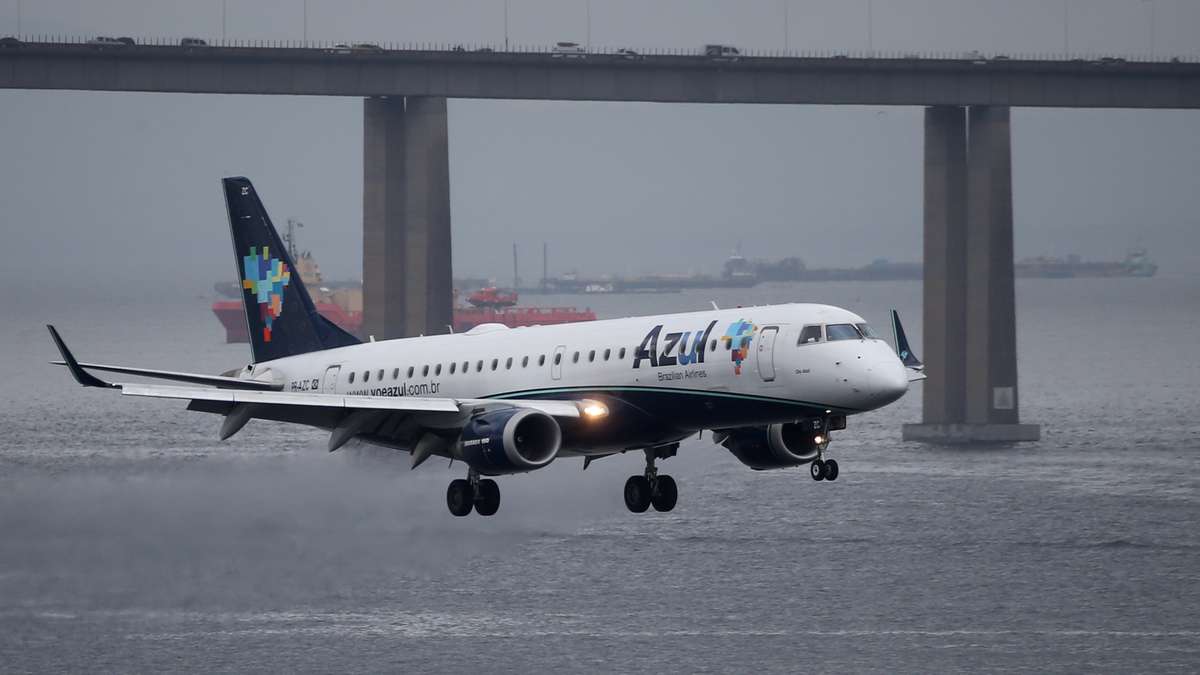 Aviões de passageiros da Azul viram aviões de carga