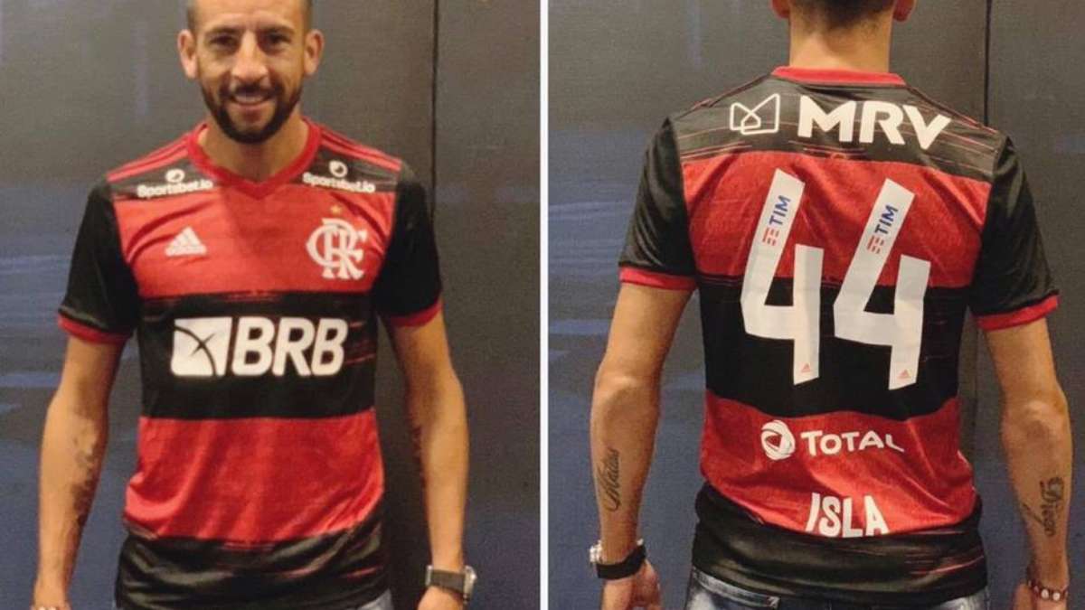 Isla chega ao Rio e é recebido pela torcida do Flamengo