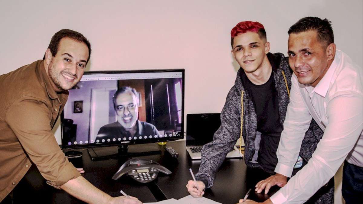 Niack Se Torna O Primeiro Brasileiro Na Global 200 Da Billboard