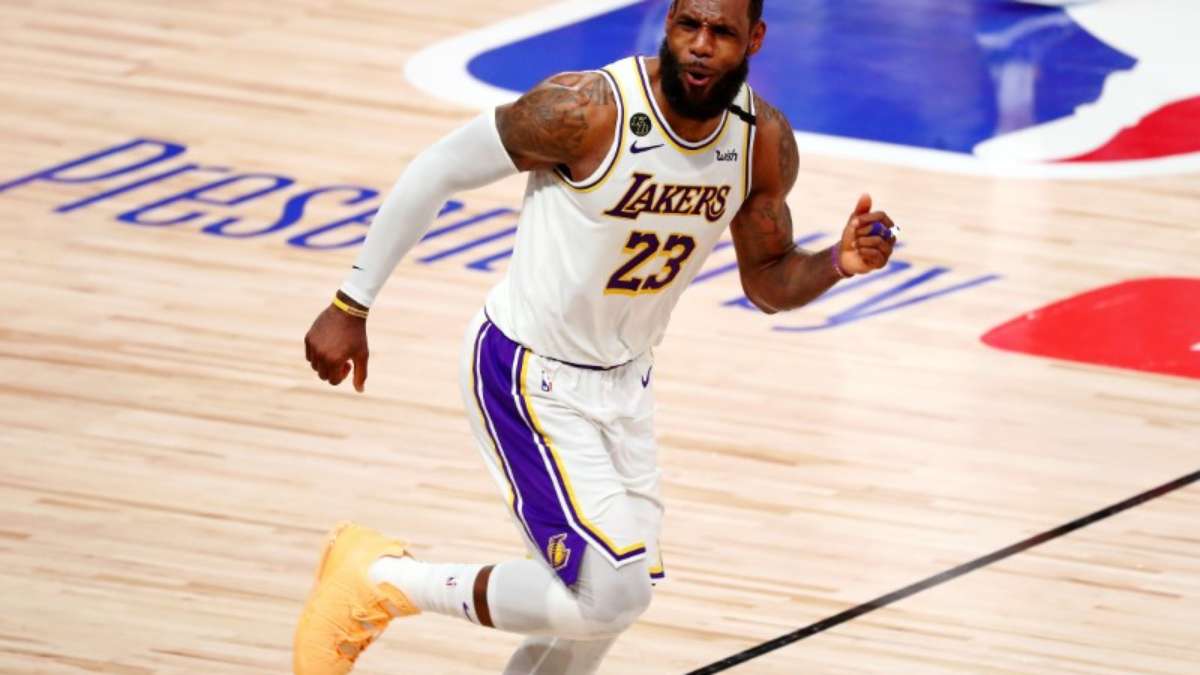 LeBron renova contrato com Lakers por cerca de R$ 445 milhões