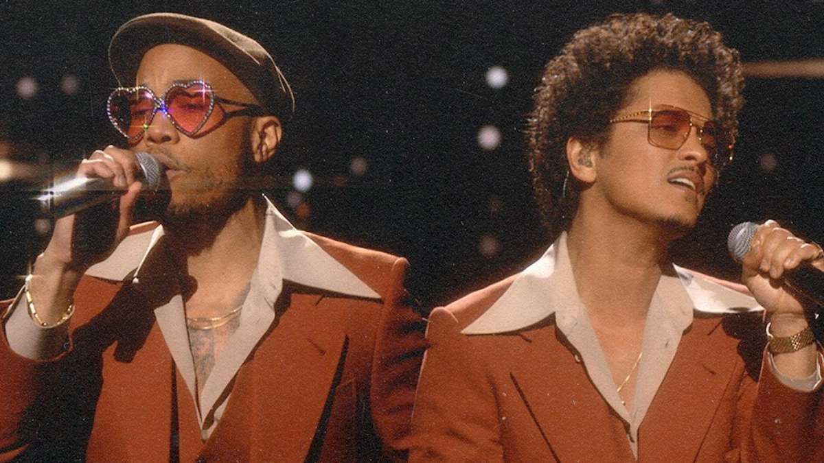 Bruno Mars lança clipe para nova música do grupo Silk Sonic