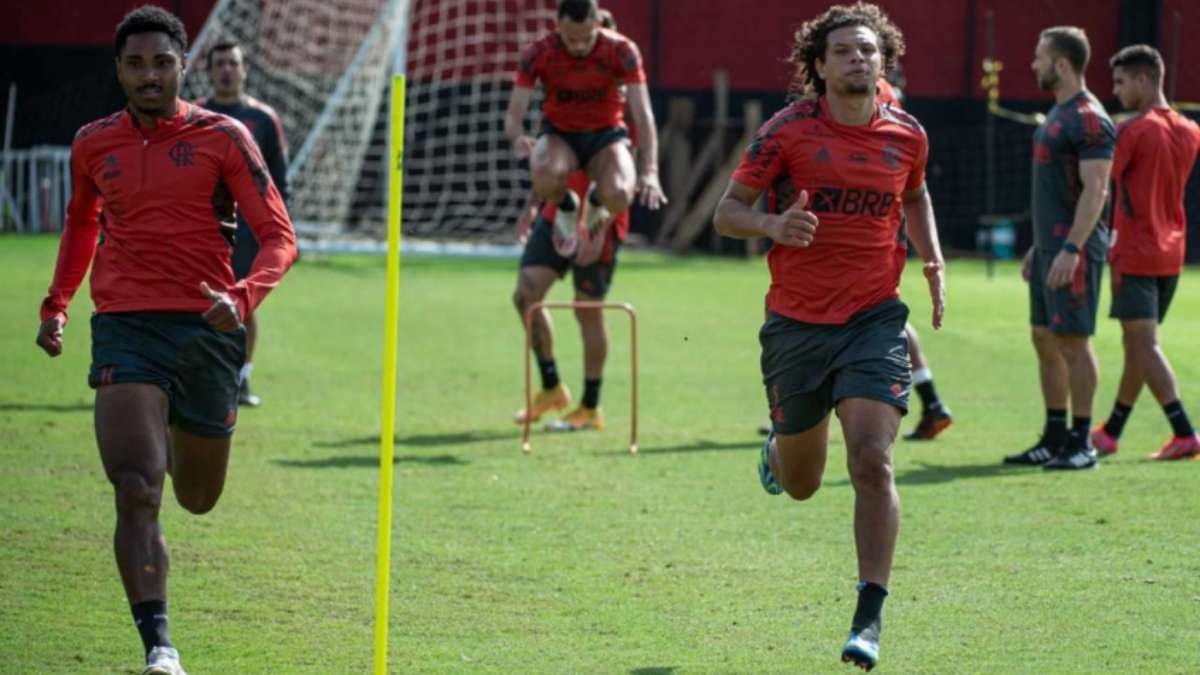 Flamengo divulga lista de relacionados para jogo contra o Coritiba - Coluna  do Fla