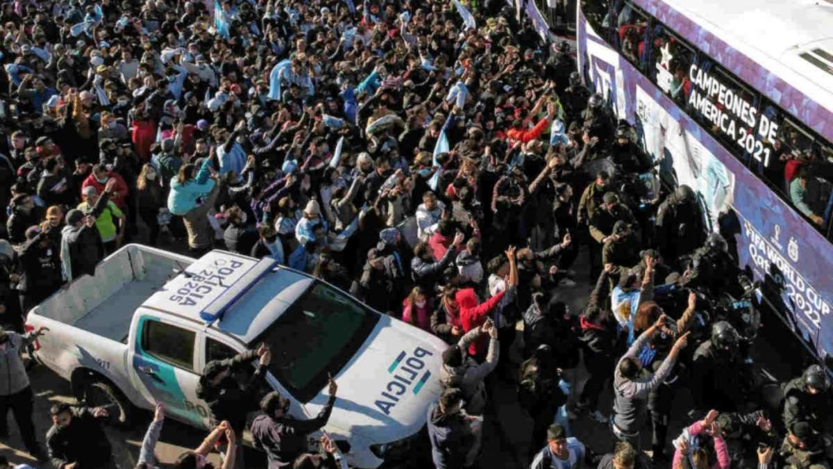 América: Vários ônibus saíram com torcedores do América