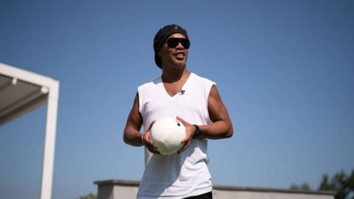 Ronaldinho Gaúcho lança aplicativo que traz bastidores de sua vida