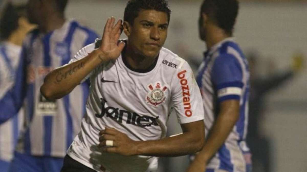 GOOOOOOOOOOOOOOOOOOOOOOL! Paulinho vira o jogo!!!!!!!!!