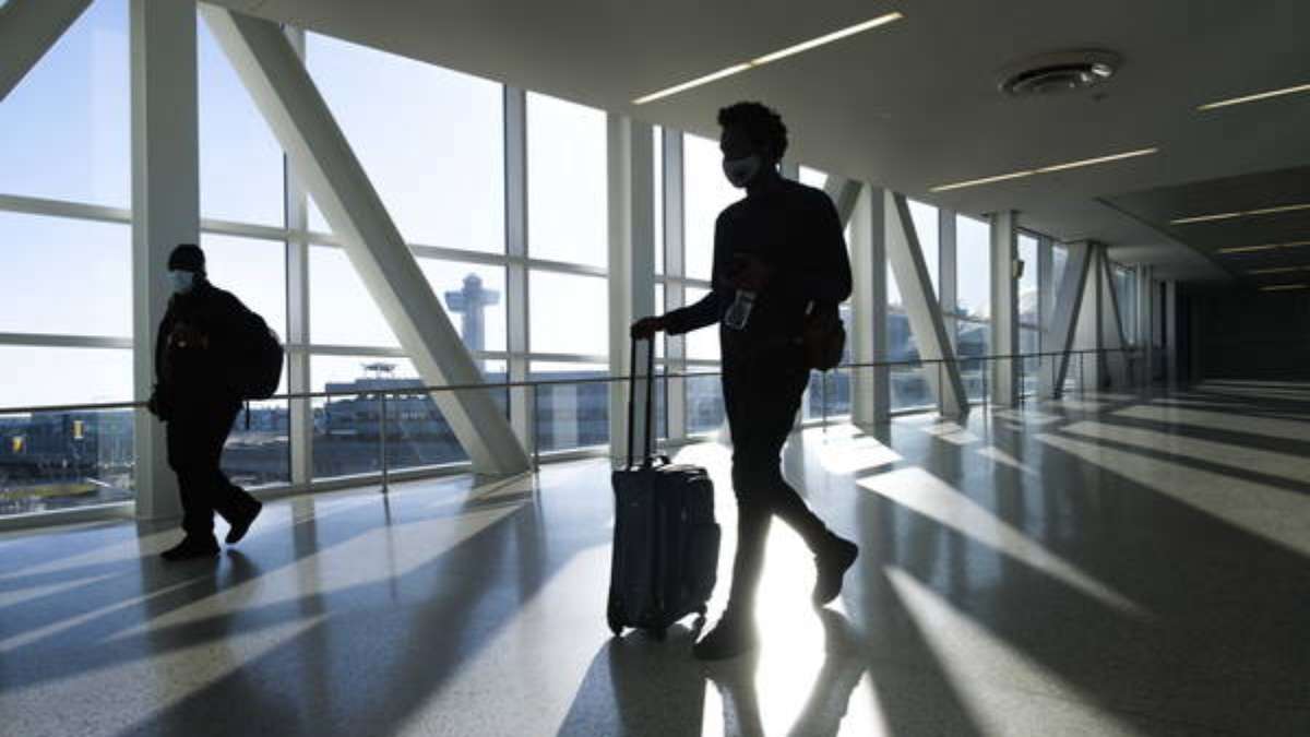 Viajantes nos EUA não precisarão mais de teste de covid; veja