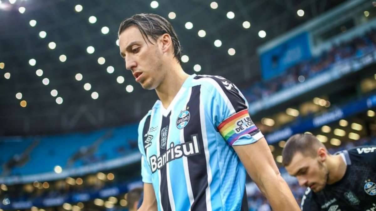 Geromel veste a 3 do Grêmio e vê experiência europeia como trunfo