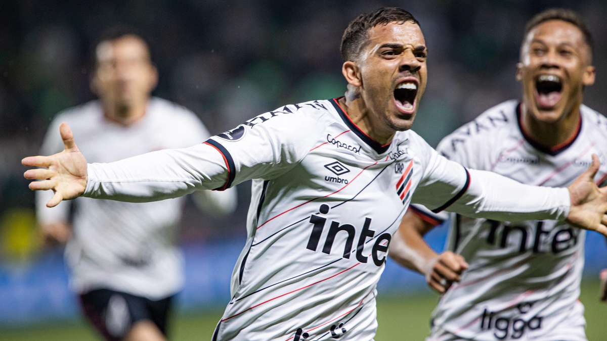 Após sete meses parado, Wesley, ex-Palmeiras, São Paulo e Santos