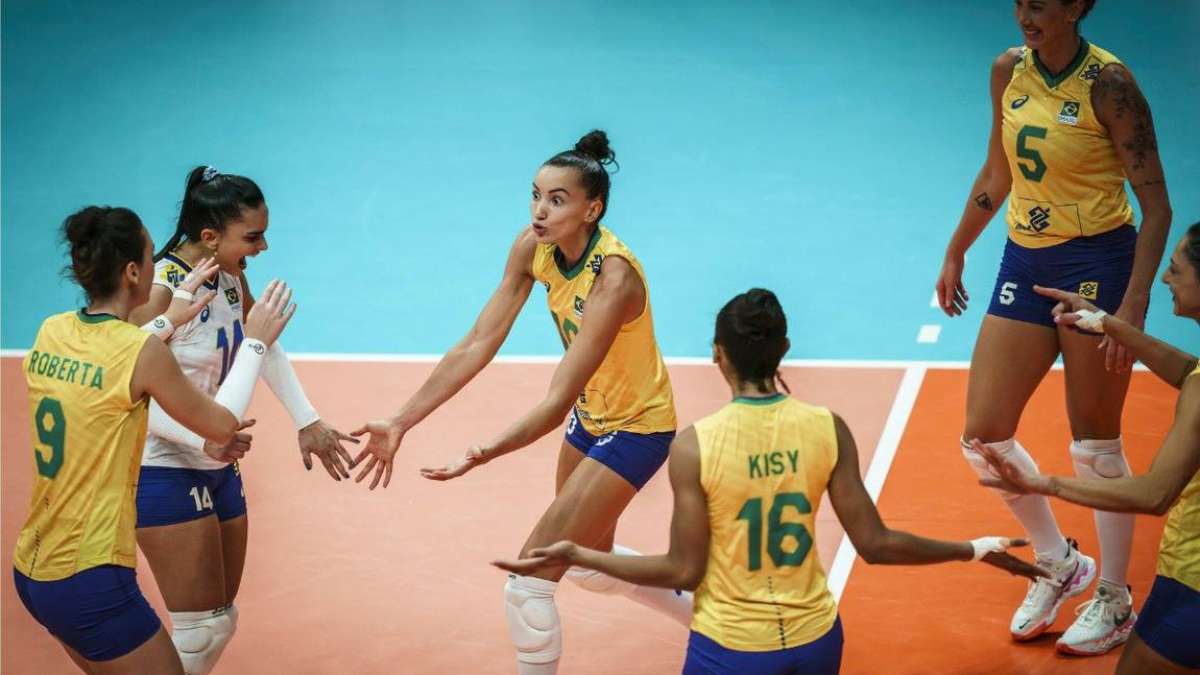 Brasil derruba favorita Itália no tie-break no Mundial de vôlei feminino