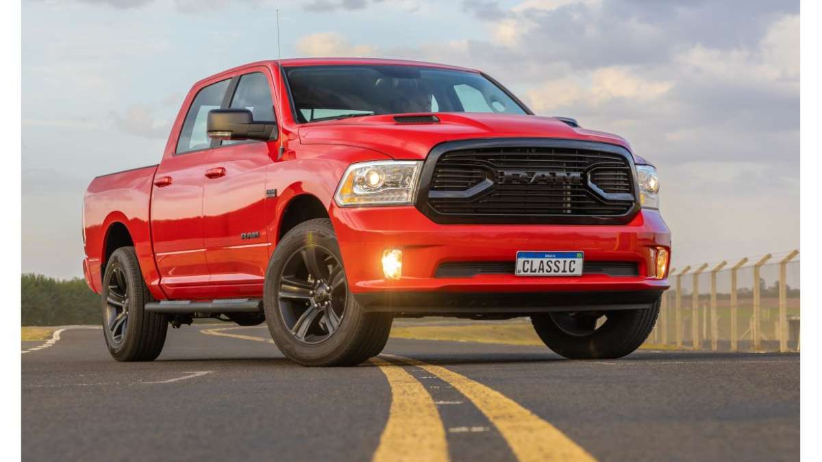 Why did Chrysler decide to kill off the Dodge Ram minivan?