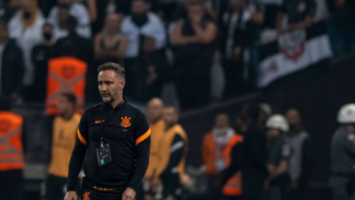 Vítor Pereira projeta sequência de jogos do Corinthians na