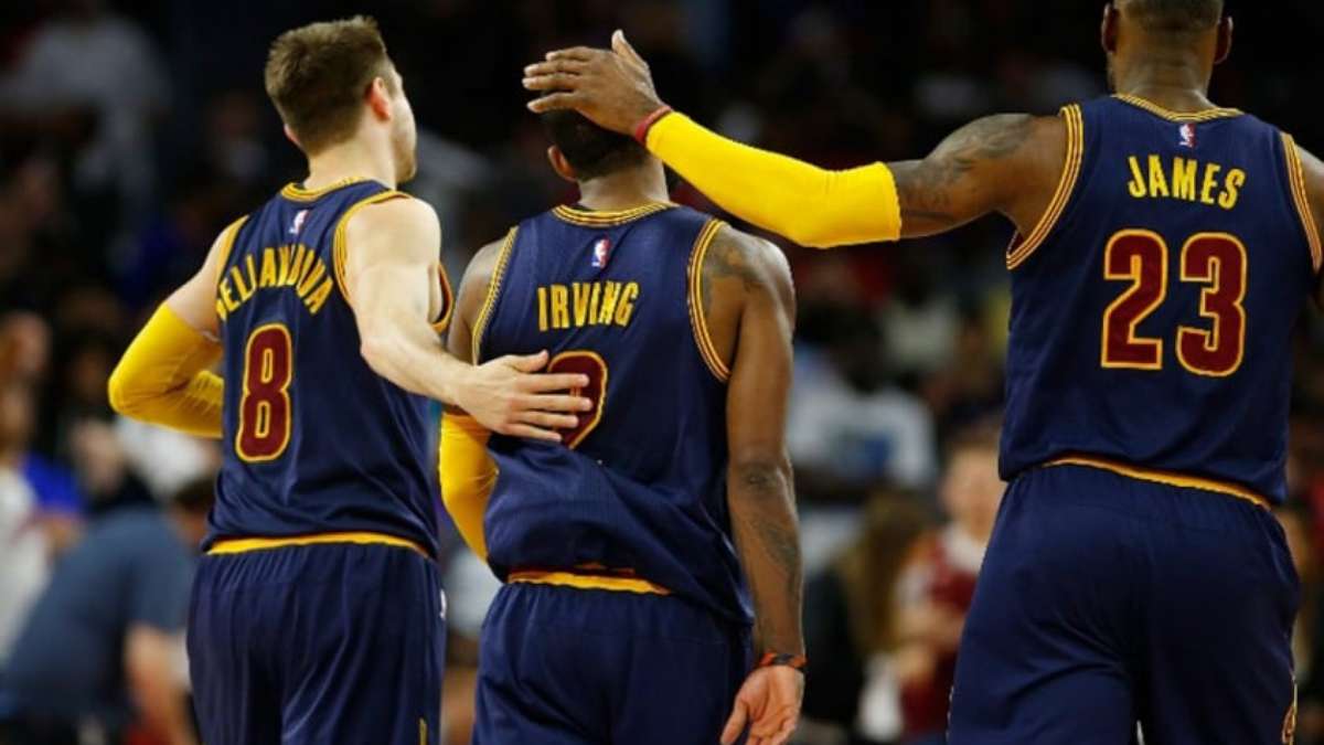 Com frase em camisa, LeBron e Irving protestam contra Justiça de