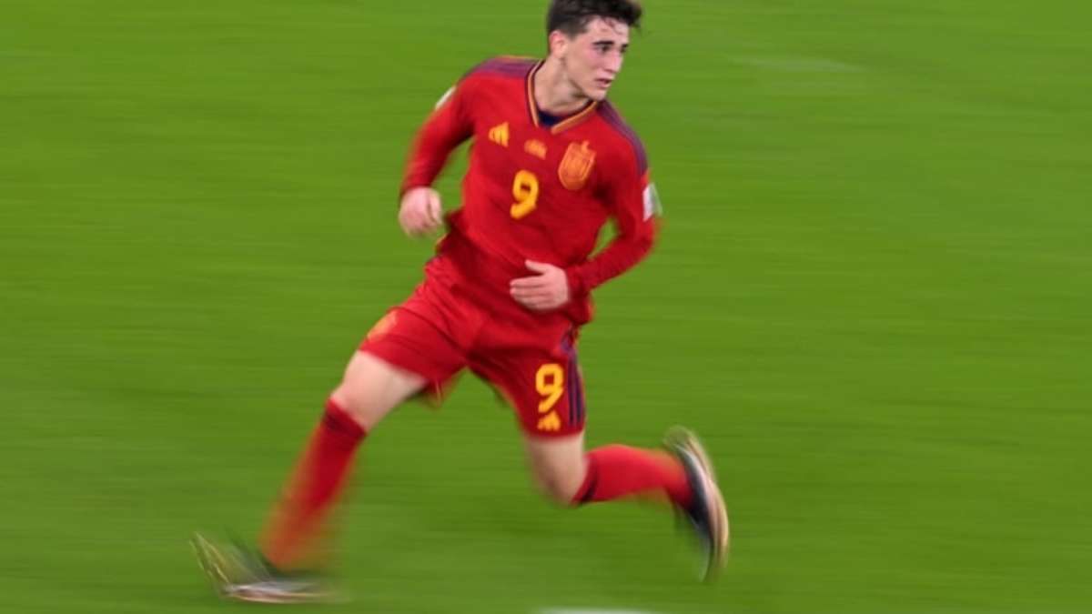 Revelação do Barcelona se torna o mais jovem a estrear e marcar pela  Espanha; veja o gol