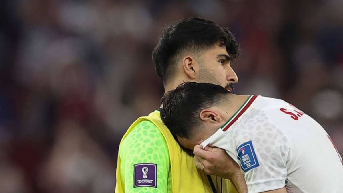 Jogadores da seleção do Irão em protesto contra a repressão das