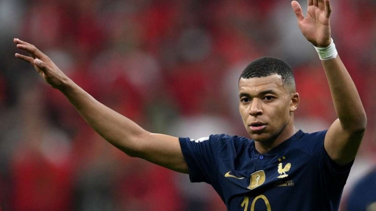 Ex-jogador do Chelsea atira sobre Mbappé: «É o maior bebé do mundo do  futebol» - PSG - Jornal Record