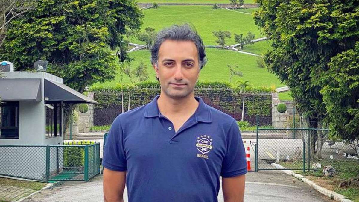 Técnico iraniano sofre ataques xenófobos em estreia no Piauí e