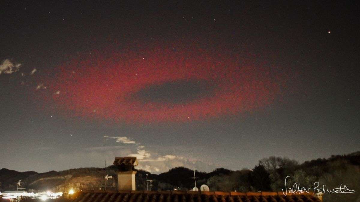 ELVE: fenômeno raro forma anel vermelho gigante no céu da Itália