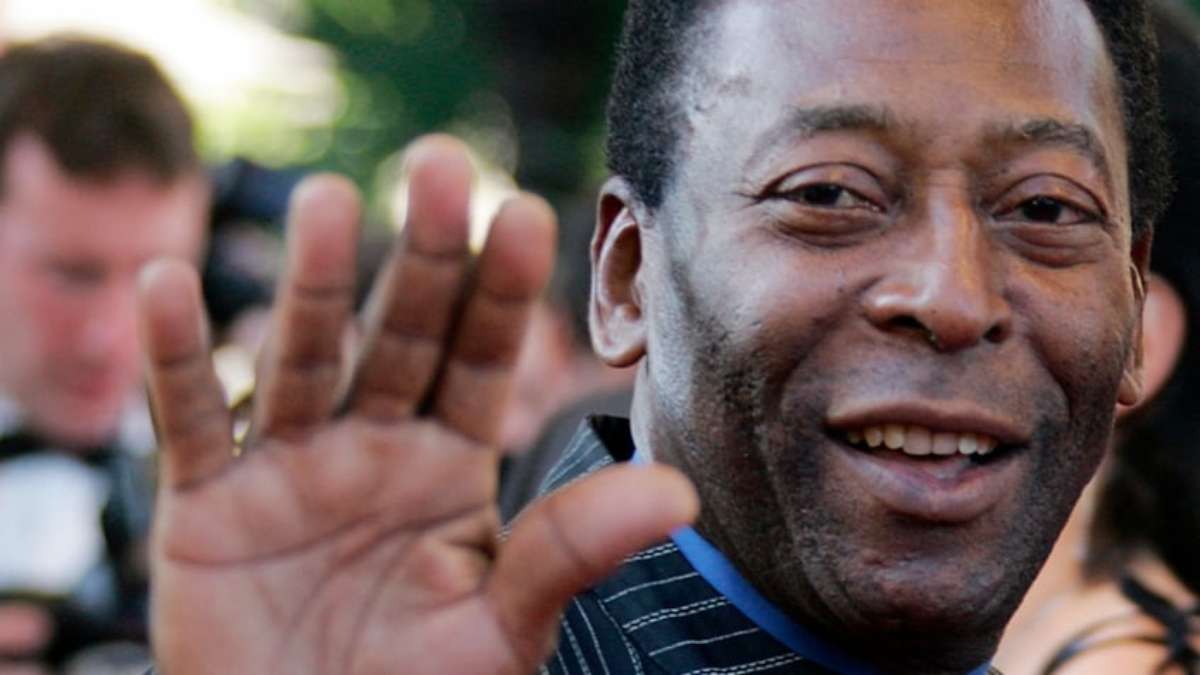 Pelé no dicionário: entenda o significado do novo adjetivo da Língua  Portuguesa e veja exemplos - Folha PE