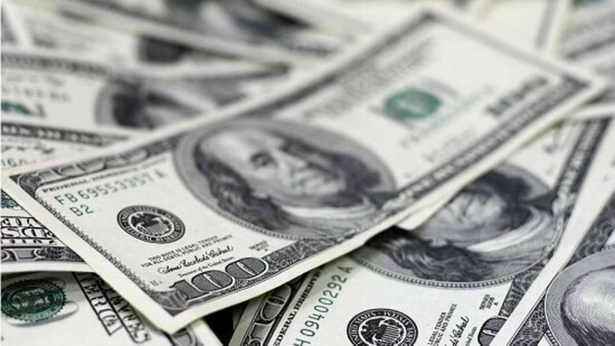 Dólar fecha a R$ 4,82 e Ibovespa sobe 1,49% na semana
