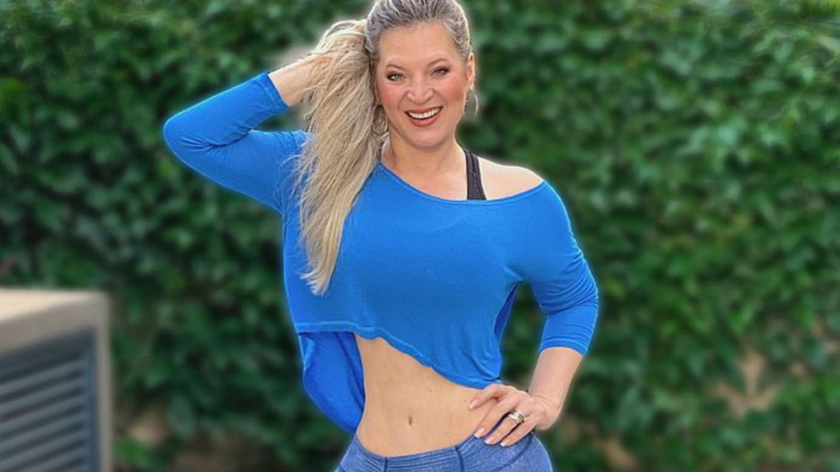 Joice Hasselmann shows the “guitar body” after losing 24 kg and the web refers to the photo modification: “waist adjustment”
