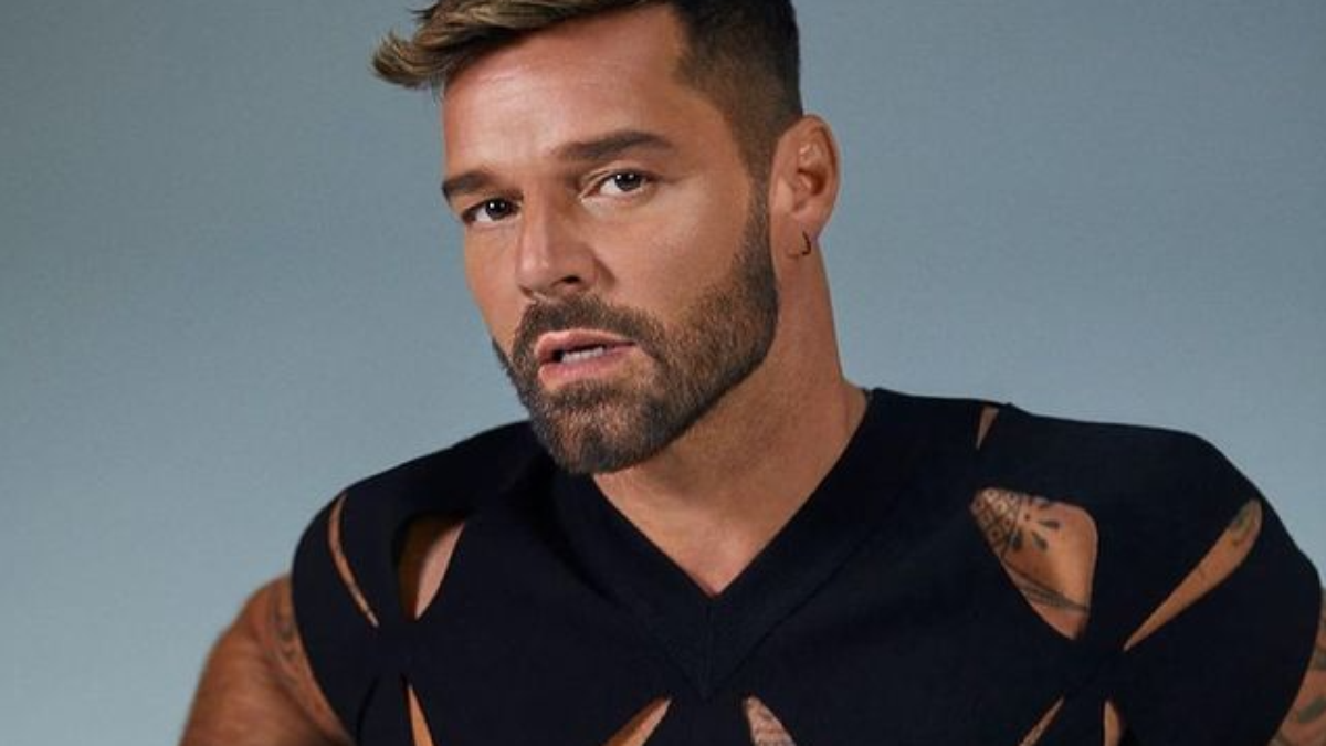 a man who had 30 plastic surgeries to look like Ricky Martin;  See the result