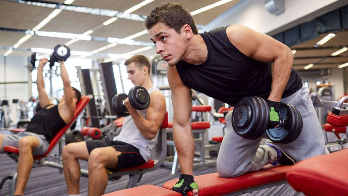 Treino de musculação emagrece? Veja quantas calorias são gastas