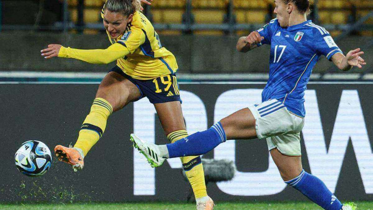 Capitã sueca diz que jogo com a Itália foi disputado no bosque: «Vi  mais animais que pessoas» - Futebol Feminino - Jornal Record