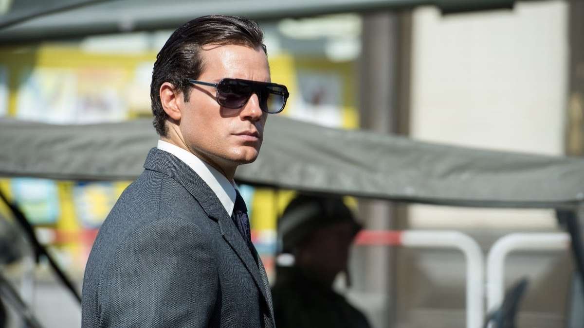 HENRY CAVILL É O NOVO JAMES BOND? ELE FARÁ MAIS 3 FILMES DO