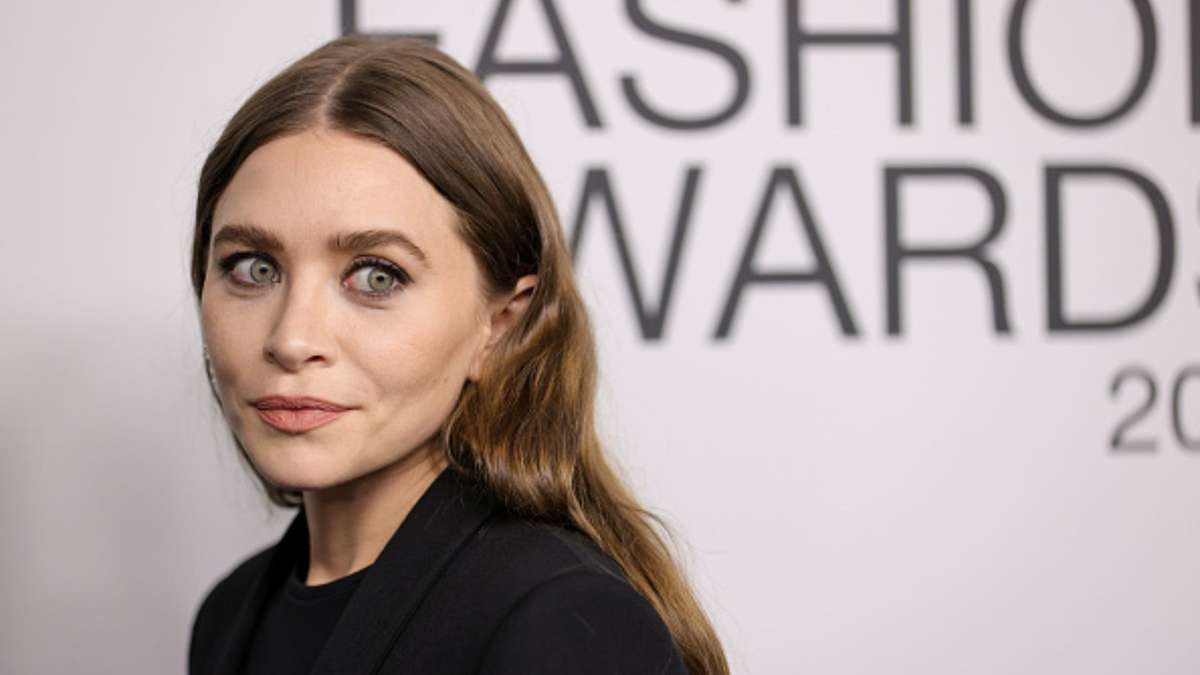 Caras  Ashley Olsen foi mãe pela primeira vez