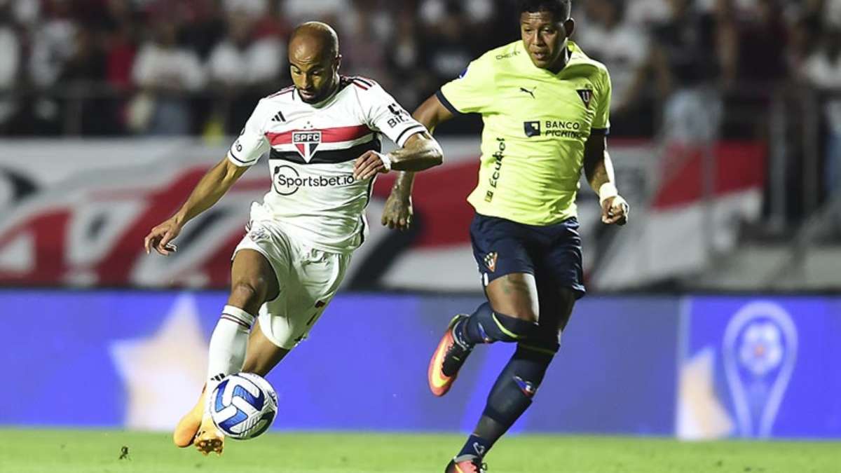 Corinthians sofre na criação de jogadas e perde para o São Paulo no jogo de  ida