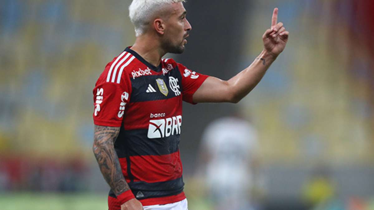 Futebol Flamengo volta a derrotar Grêmio e está na decisão da Copa do  Brasil Arrascaeta marca de pênalti e Rubro-Negro vence por 1 a 0 no  Maracanã ‣ Portal Terra da Luz