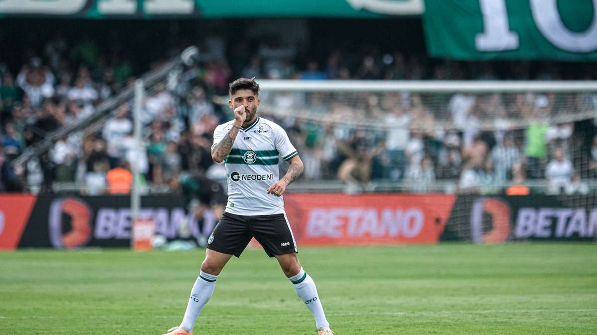 Coritiba domina o clássico e encerra jejum de oito jogos sem vitórias