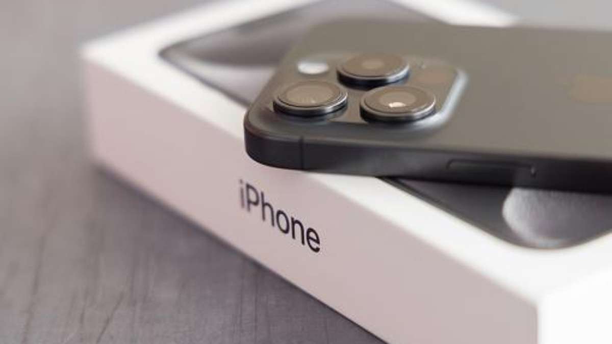 Laut der Website hat Apple ein Gerät entwickelt, das iPhones aktualisiert, ohne sie aus der Verpackung zu nehmen