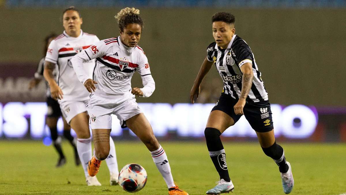 Bia Menezes confia em classificação do Santos para semifinal do