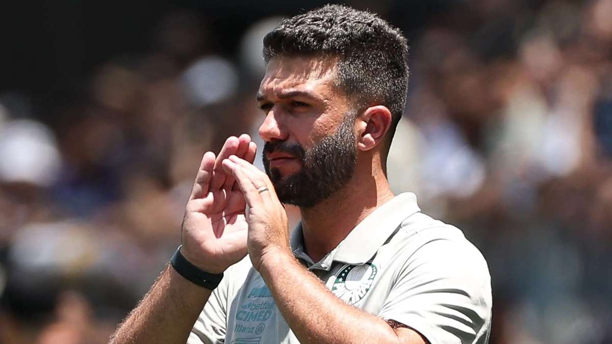 Palmeiras anuncia saída do técnico Ricardo Belli da equipe feminina após sofrer goleada do Corinthians - (Foto: Internet)