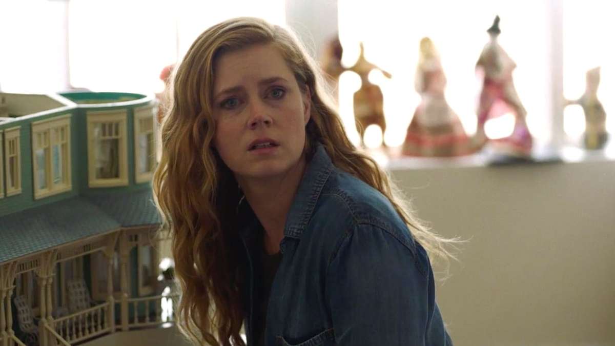 Amy Adams revela dificuldade de relacionamento com diretor de