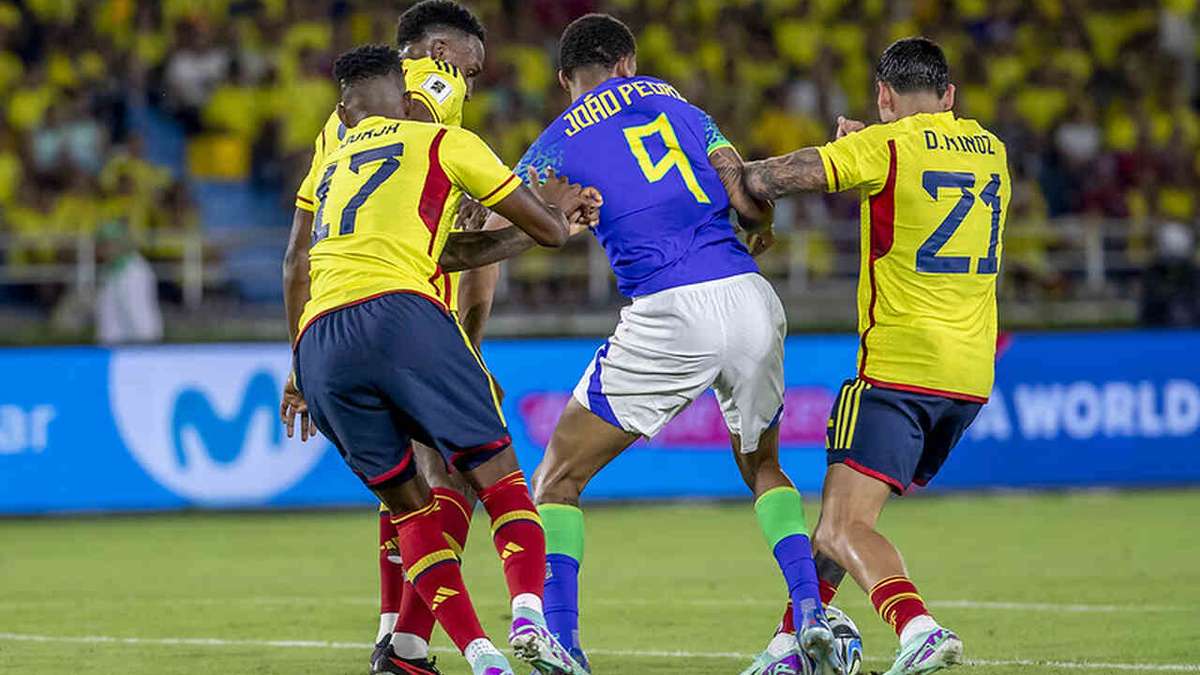 Tras salvar a su padre, Luis Díaz anotó dos goles y Colombia venció a Brasil