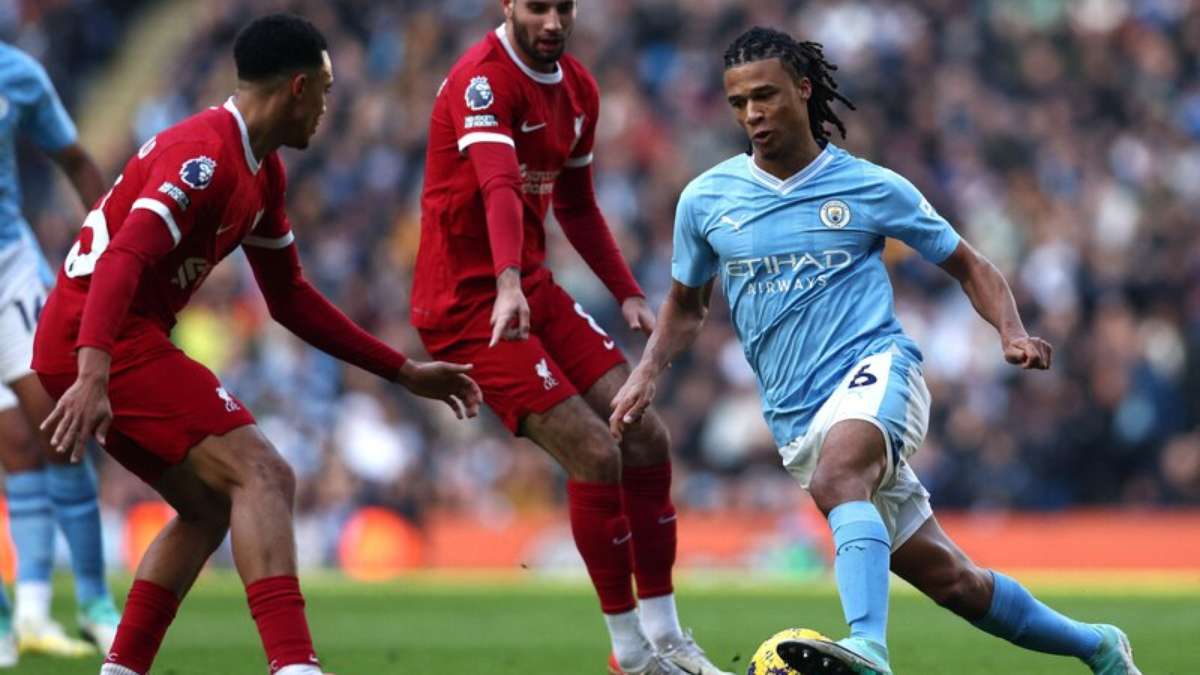 City não aproveita vantagem e cede empate ao Liverpool, mas continua líder  do Inglês - Gazeta Esportiva