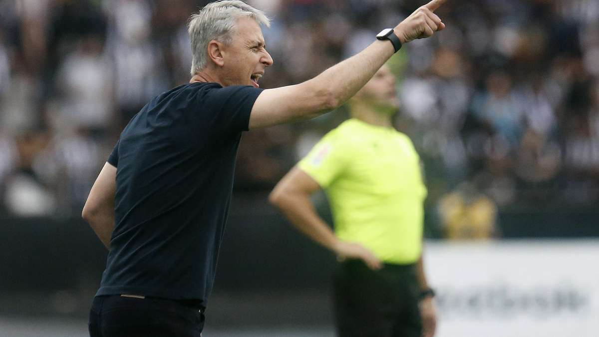 Tiago Nunes define sentimento após empate do Botafogo: 'Frustração