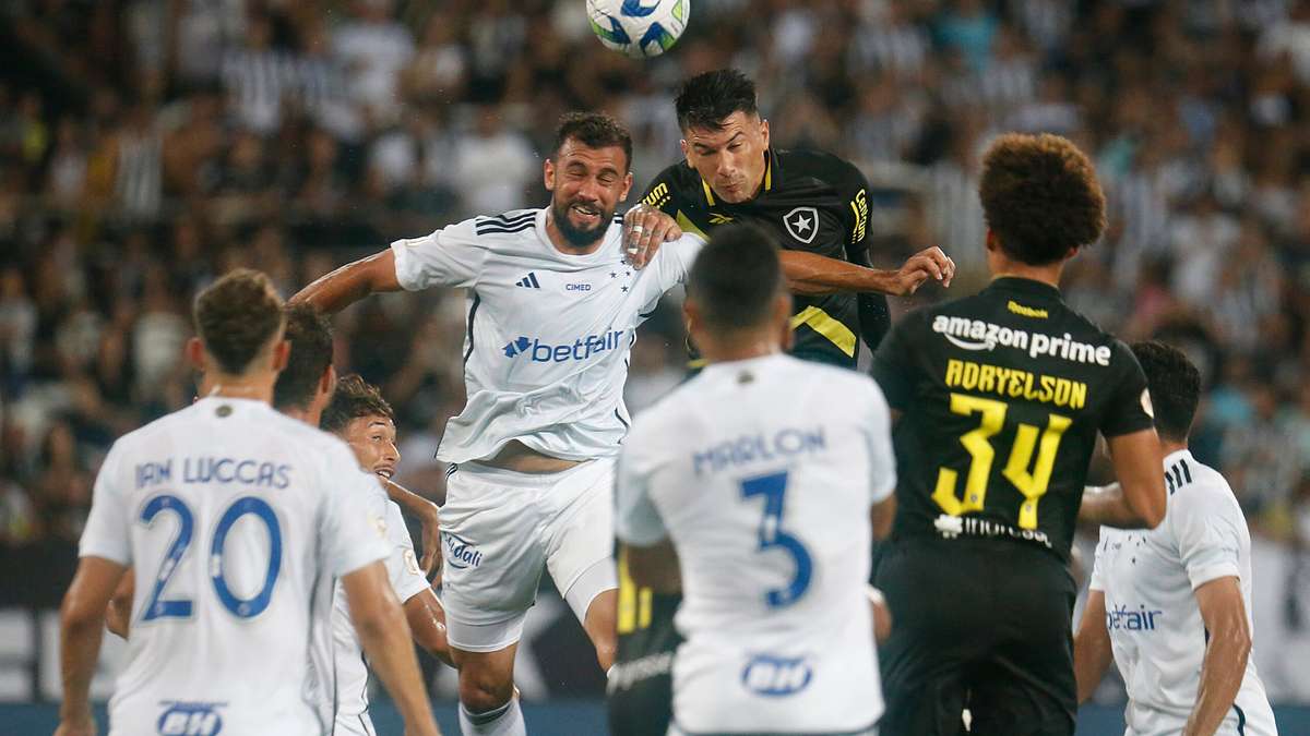 Com um jogador a mais, Inter sofre virada do Botafogo e deixa o G-4 do  Brasileirão