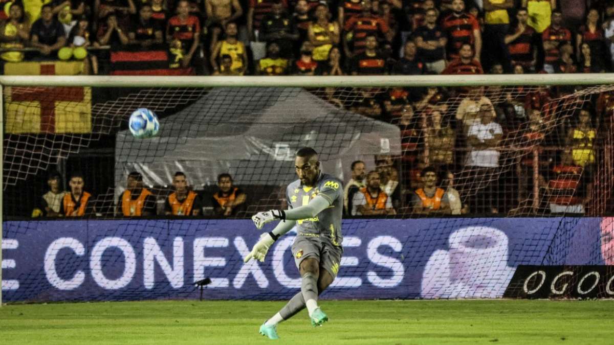 Por empréstimo, Sport acerta a chegada do goleiro Jordan - Folha PE