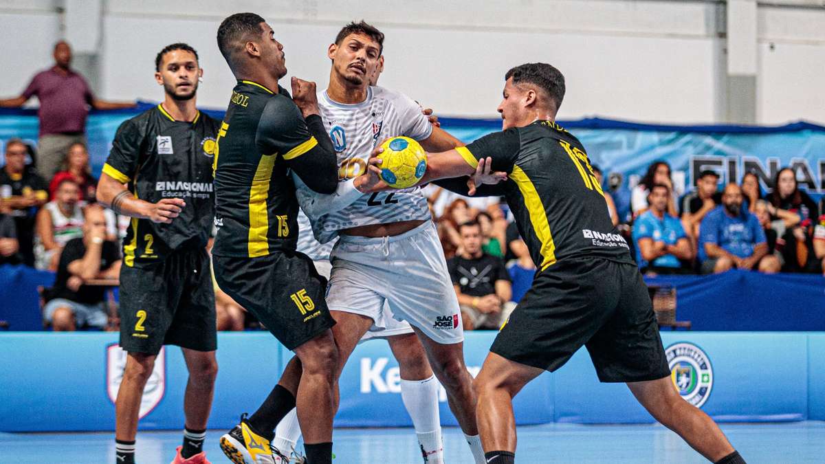 Praia Clube apresenta elenco para a Liga Nacional de Handebol