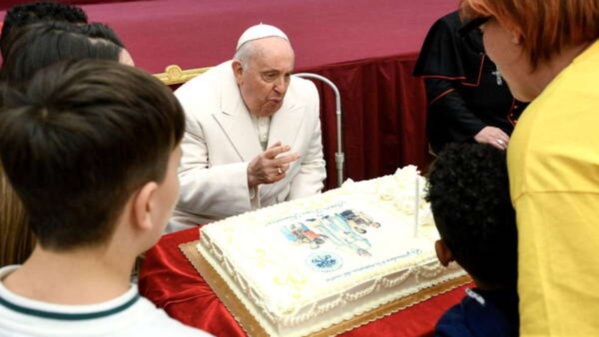 With his birthday in the Vatican, the Pope turns 87 years old