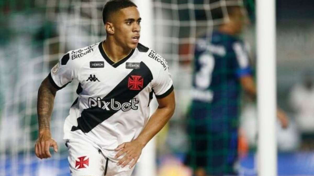 Souza, ex-Vasco e São Paulo, fica livre para assinar pré-contrato