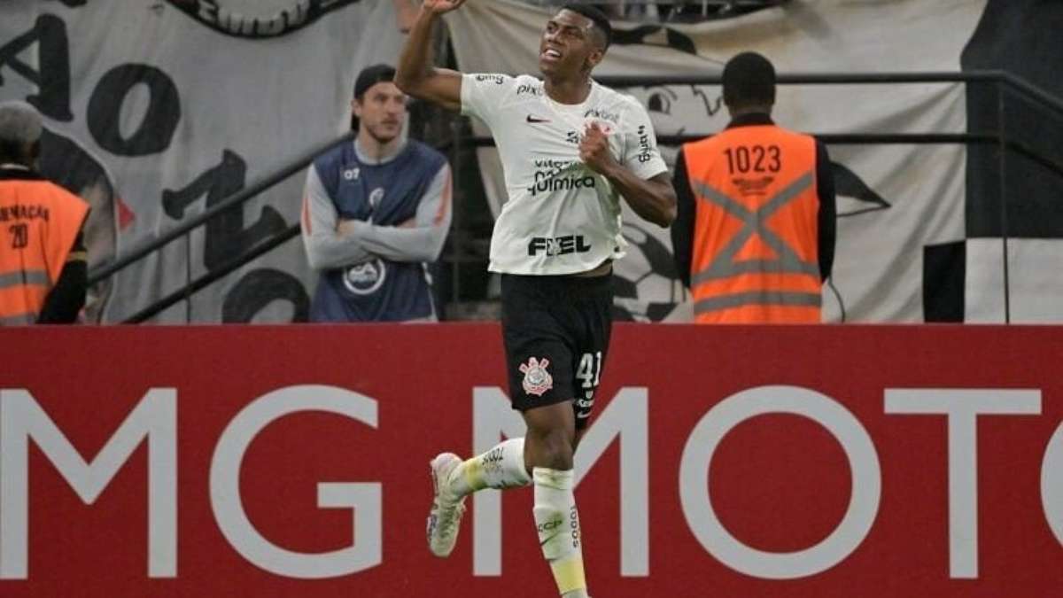 Impasse salarial emperra possível troca entre Corinthians e Santos