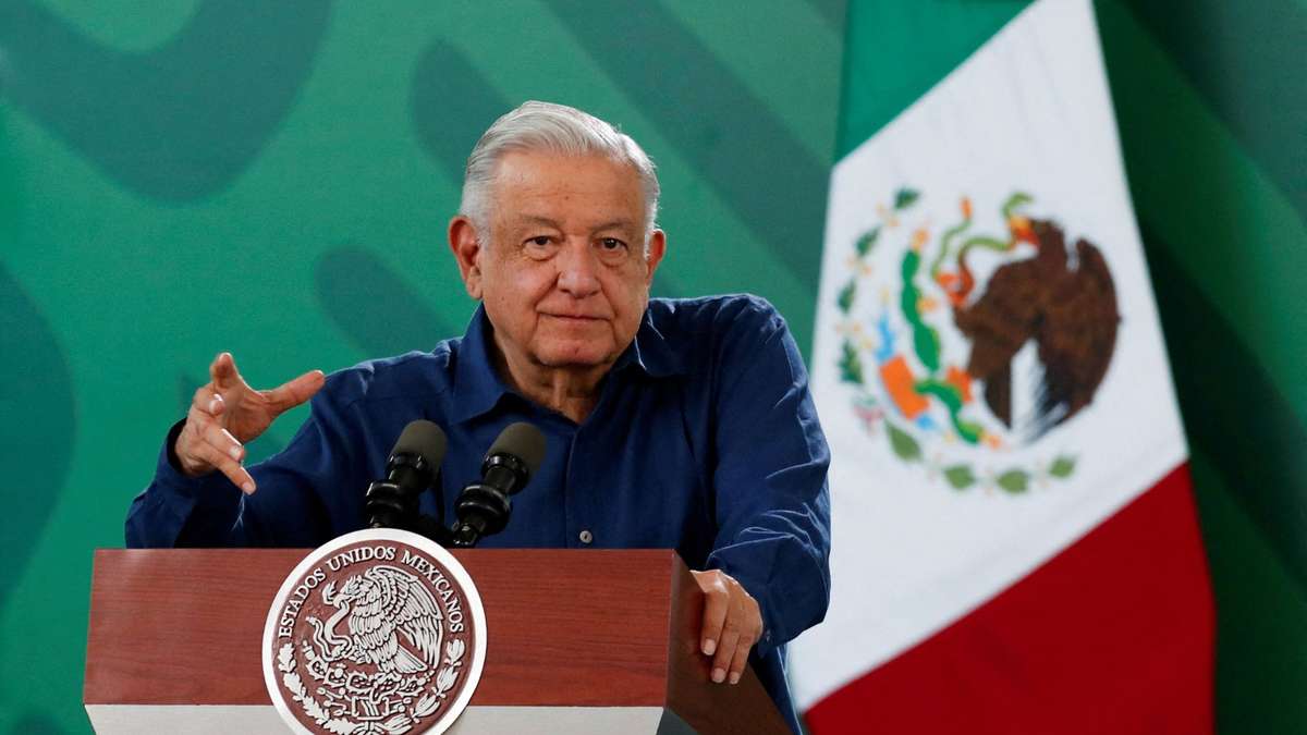 El presidente de México se disculpa por llamar a parlamentario trans «hombre vestido de mujer»