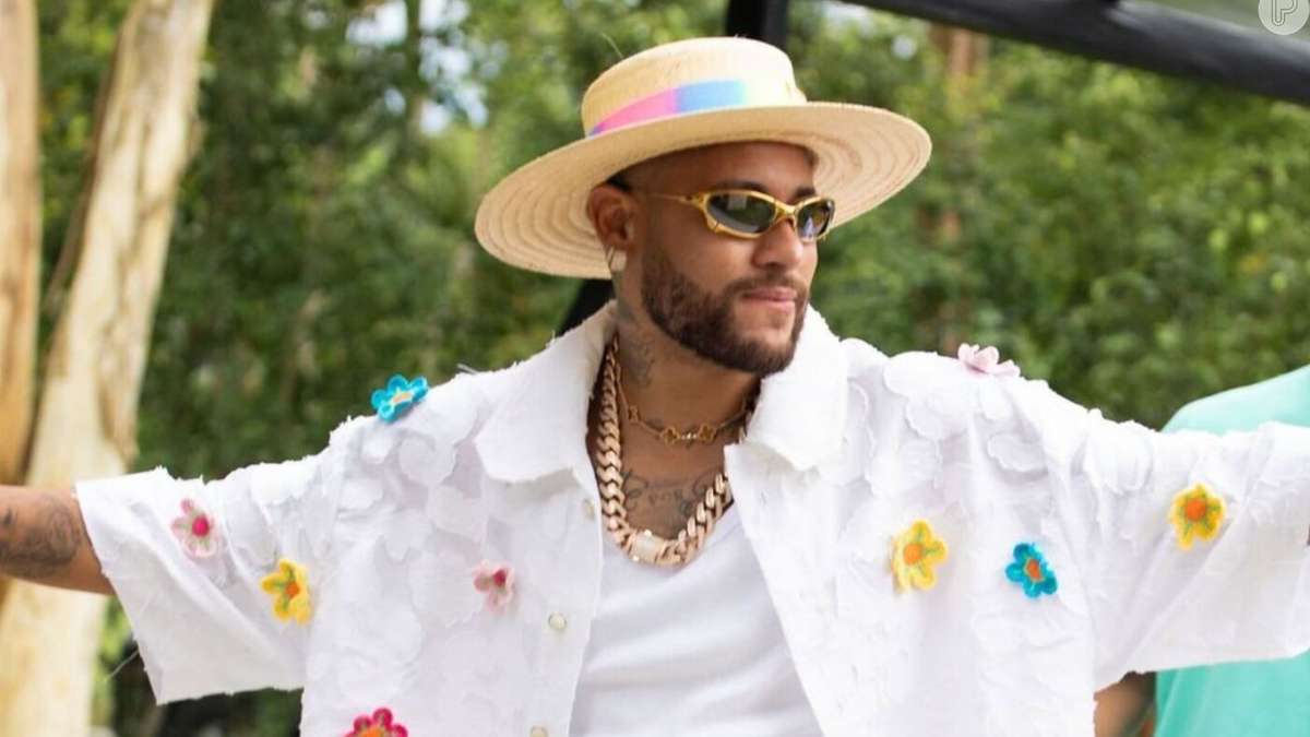 Neymar’s Controversial Floral Look for His Birthday Party Draws Criticism from Internet Users